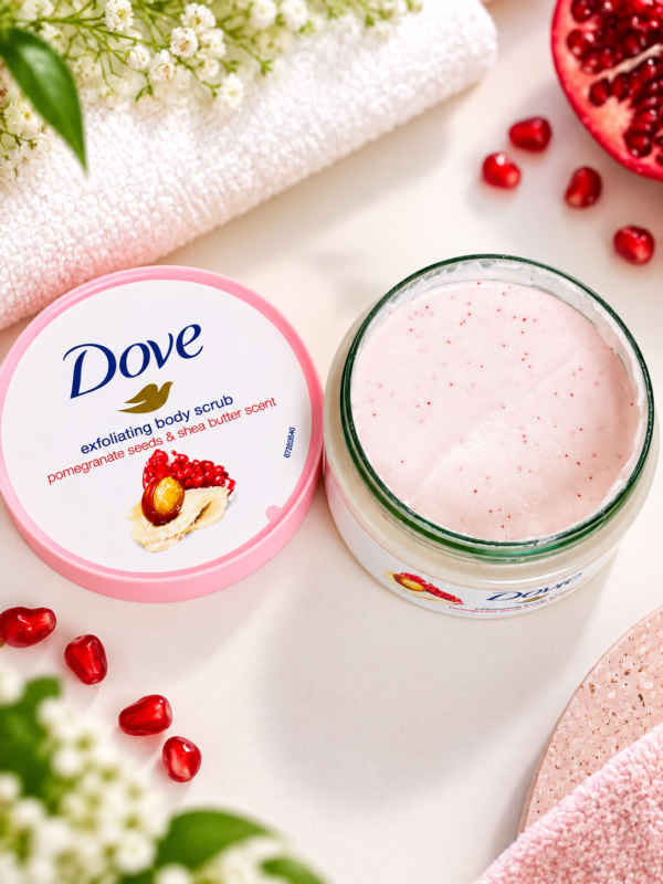 Dove Exfoliating Body Scrub with Pomegranate Seeds & Shea Butter Scent 225ml