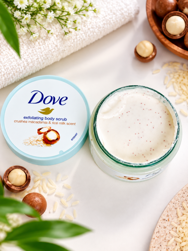 Dove Exfoliating Body Scrub Macadamia & Rice Milk
